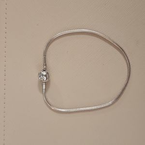 Essence bracelet